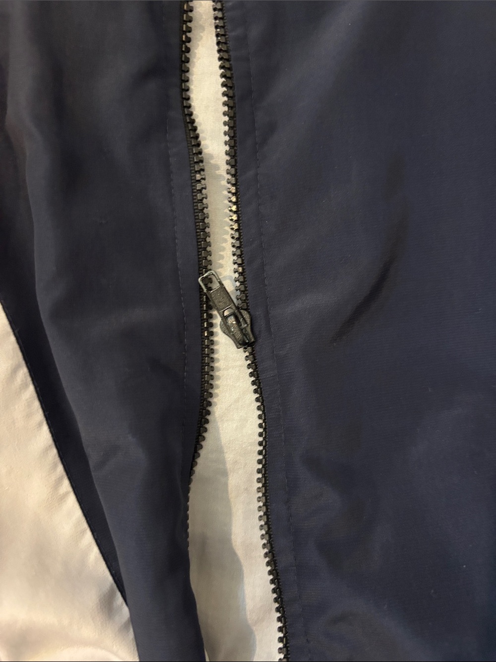Nike Men's Navy, Red & White Retro Sport Windbreaker - Picture 6 of 7